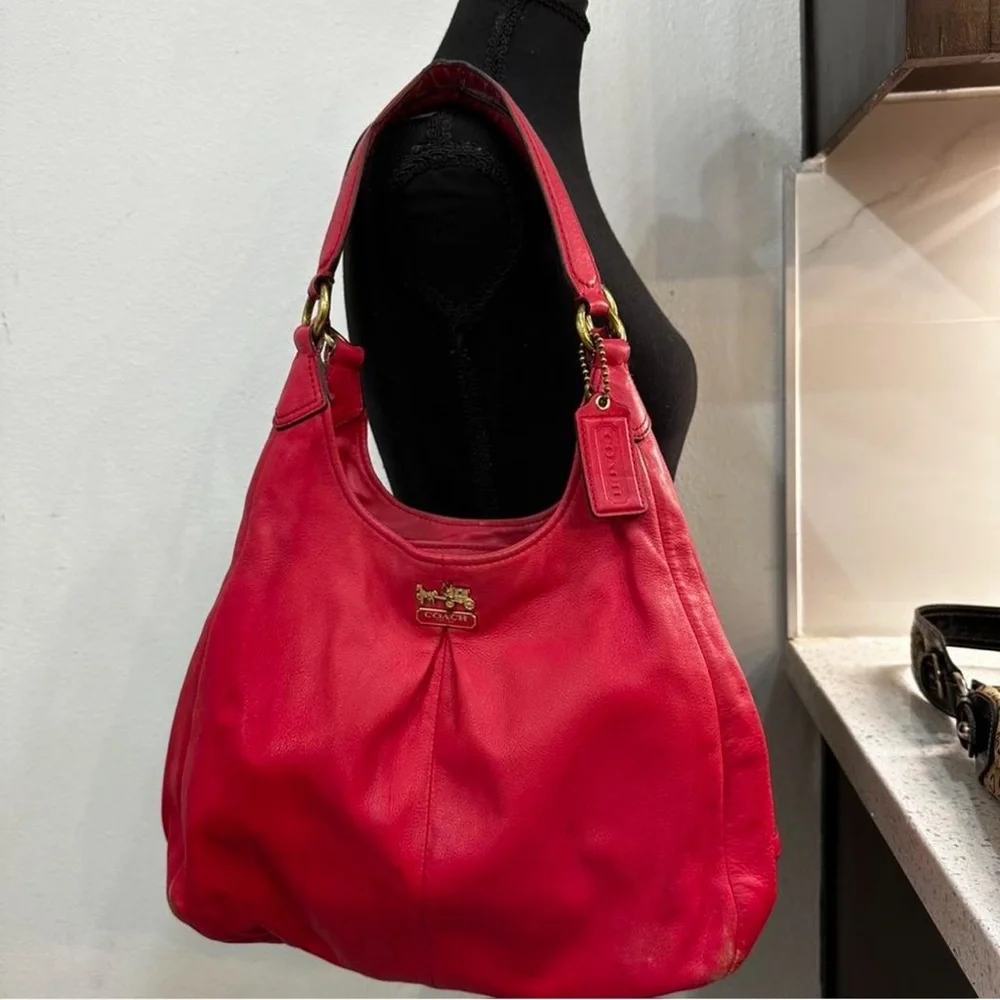 Coach Pink Madison Maggie Hobo model. - Picture 2 of 10
